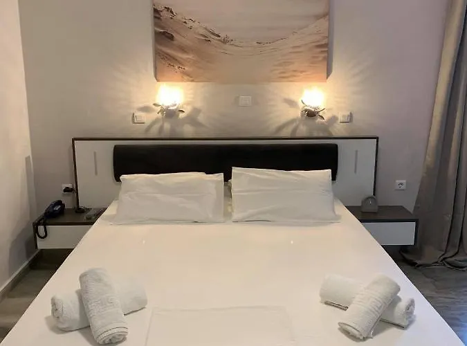 Отель Akrogiali 3*