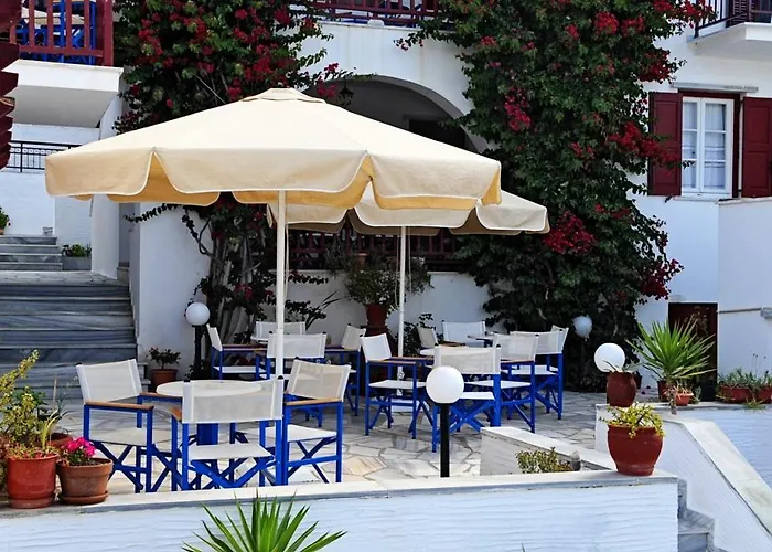 Отель Akrogiali 3*