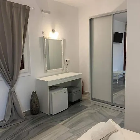Akrogiali Hotel