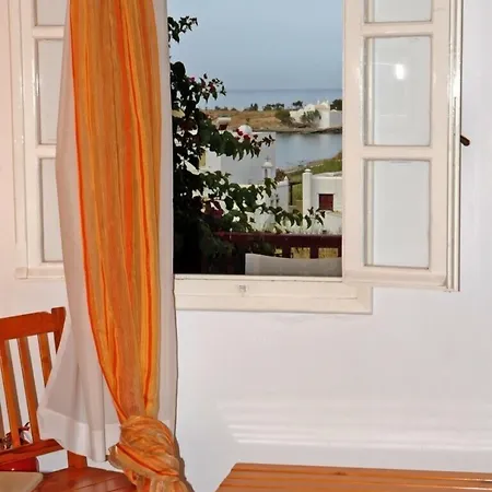 Akrogiali Agios Sostis (Tinos)