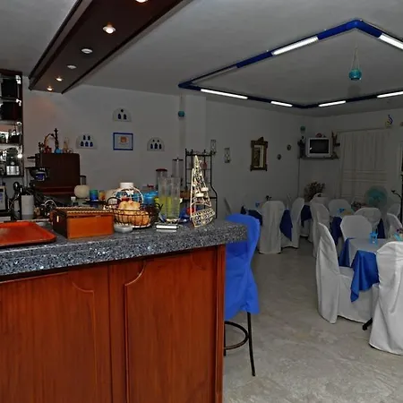 Hotel Akrogiali Agios Sostis (Tinos)